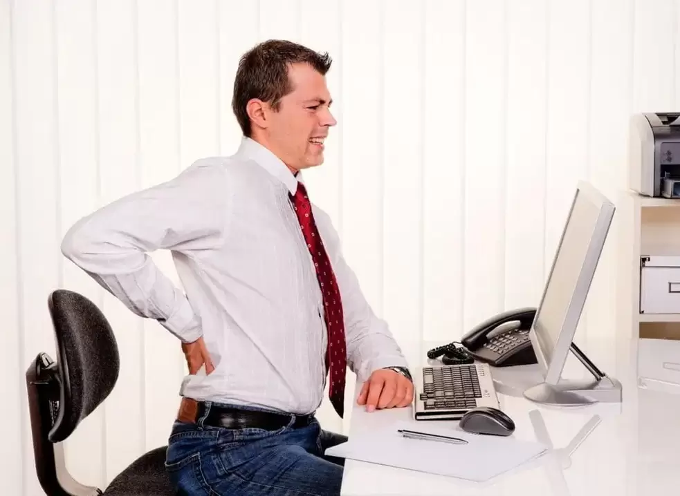 Back pain due to osteochondrosis while working for long periods of time