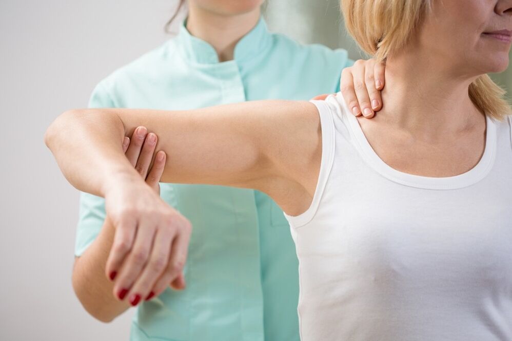 Doctor's examination for cervical bone and chondropathy